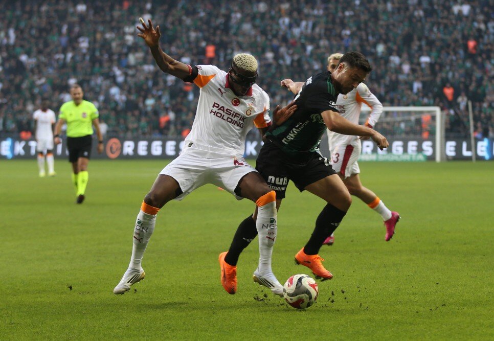 KOCAEL�SPOR DEPLASMANDA FORM TUTTU