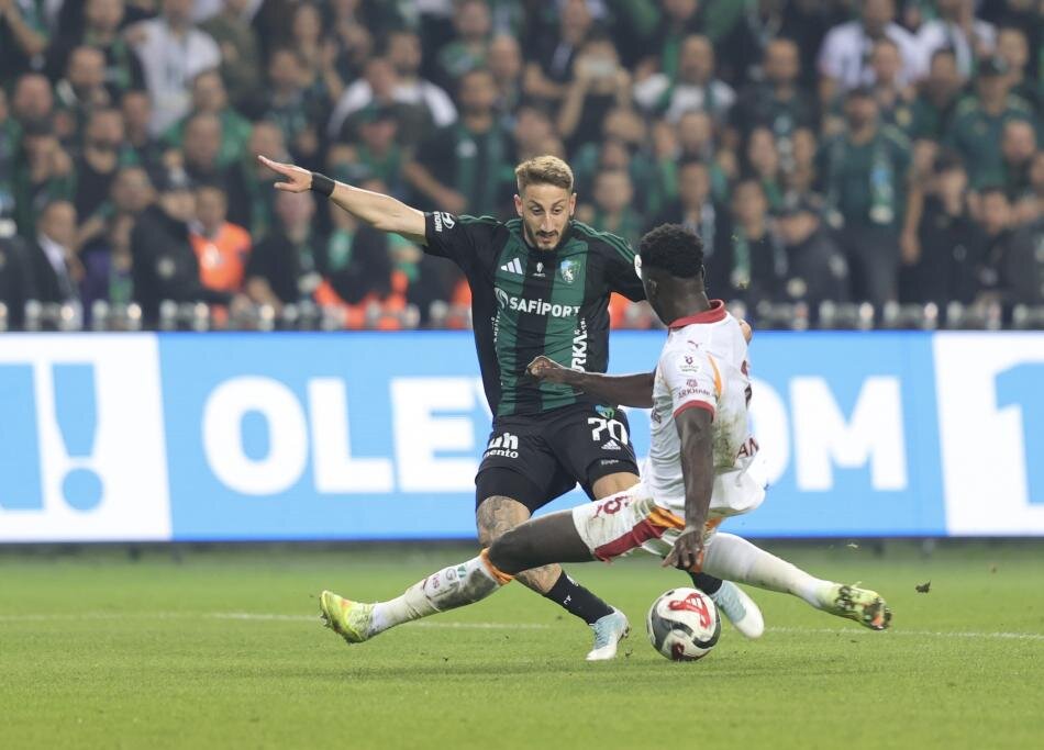 GALATASARAY �ST �STE 2 MA� KAYBETMED�