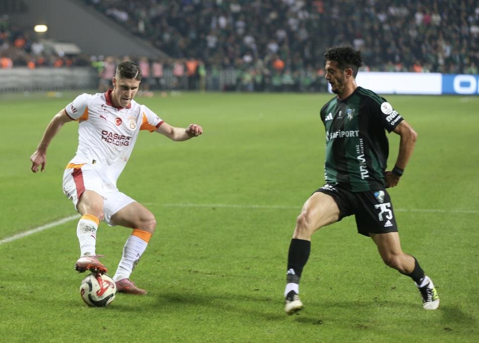 YUNUS AKG�N KEND� REKORUNU KIRMAK �ST�YOR