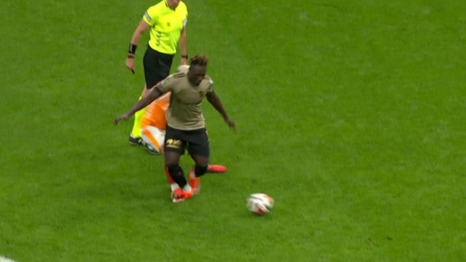 SARI KART GEREK�R M�?