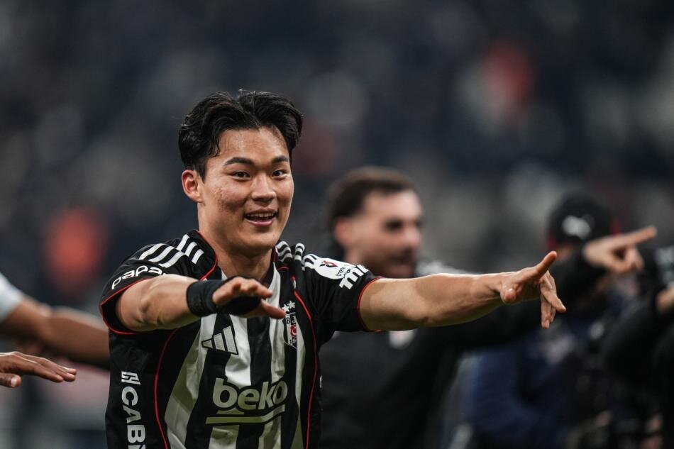 G�NEY KORE'Y� SALLIYOR