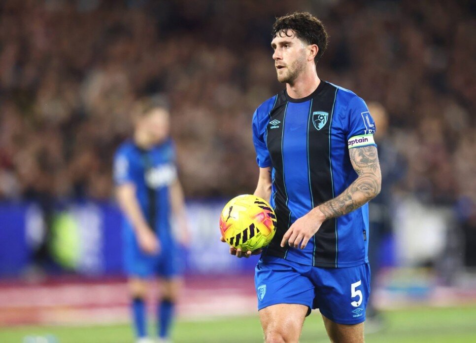 MARCOS SENESI'N�N TALEB�