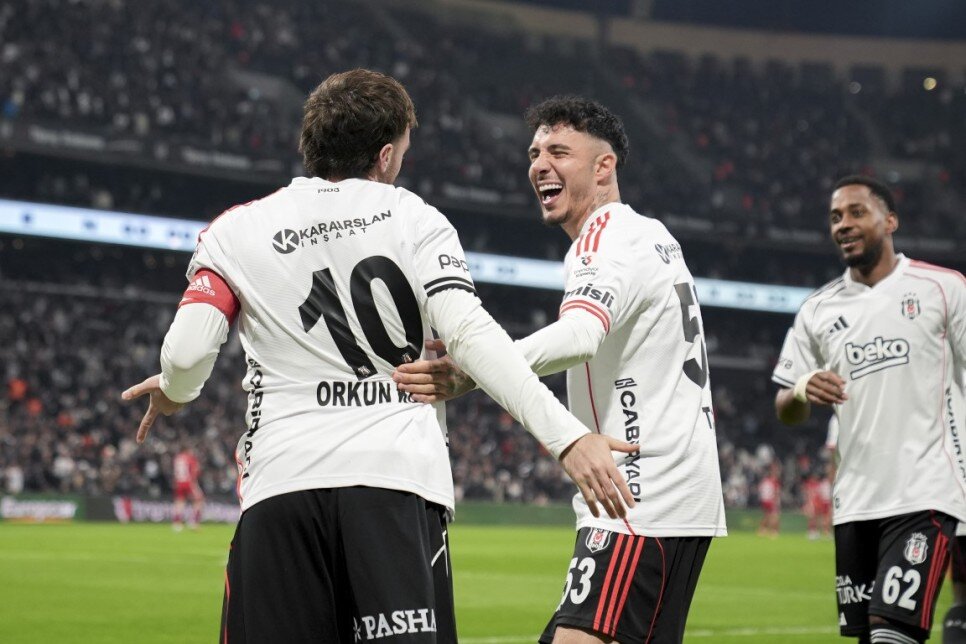 8 GOL VE 5 AS�ST