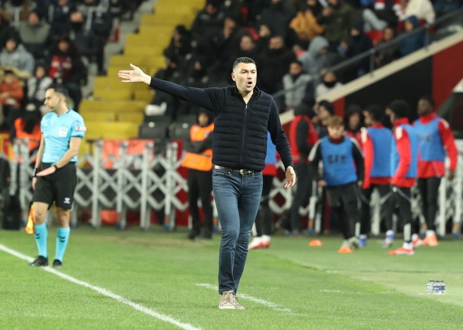 BURAK YILMAZ ���N YORUM