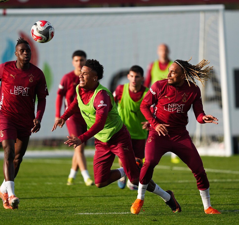 GALATASARAY'DA GEN�LERB�RL��� HAZIRLIKLARI