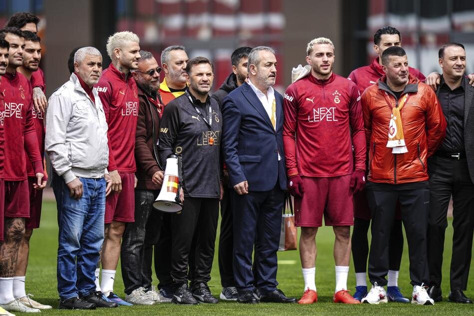 ULTRASLAN'DAN �AMP�YONLUK S�ZLER�