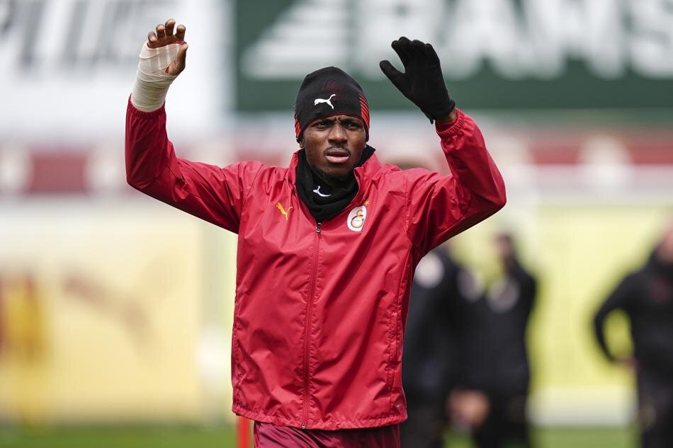 OSIMHEN'E B�Y�K �LG�