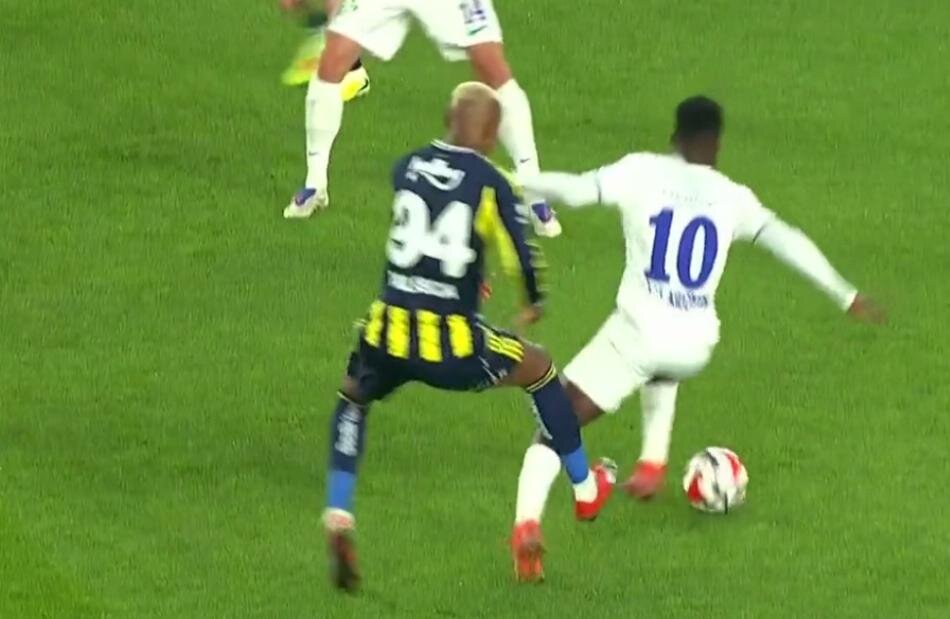 19' TALISCA'NIN OLOWOYIN'E FAUL�