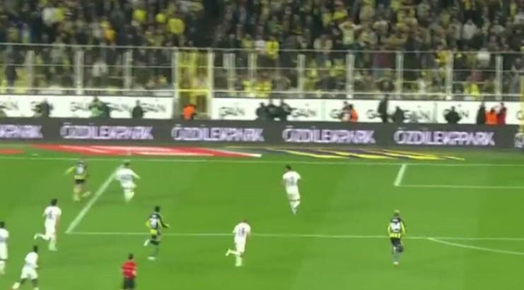 28' FENERBAH�E PENALTI BEKLED�