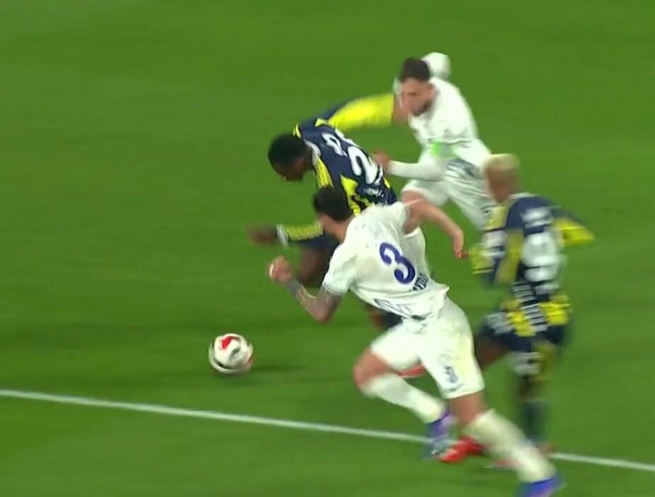 TALISCA PENALTI BEKLED�