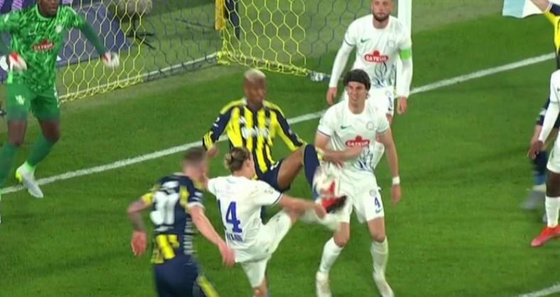 75' PENALTI DO�RU MU?