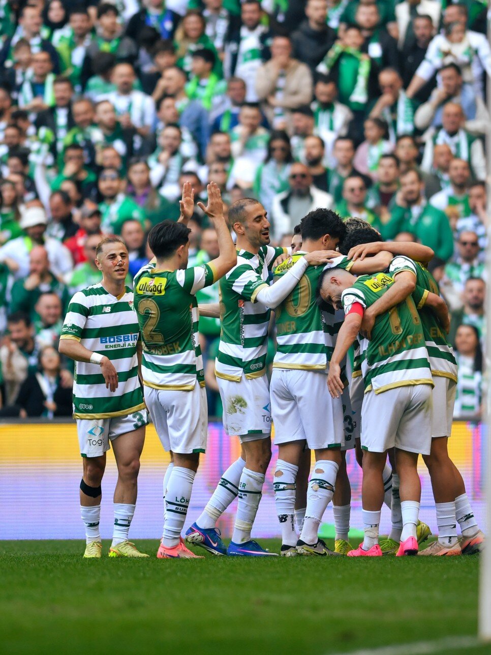 BURSASPOR FARKLI SKORLA KAZANDI