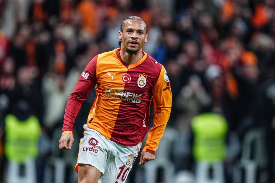 GALATASARAY'DA B�Y�K Y�KSEL��