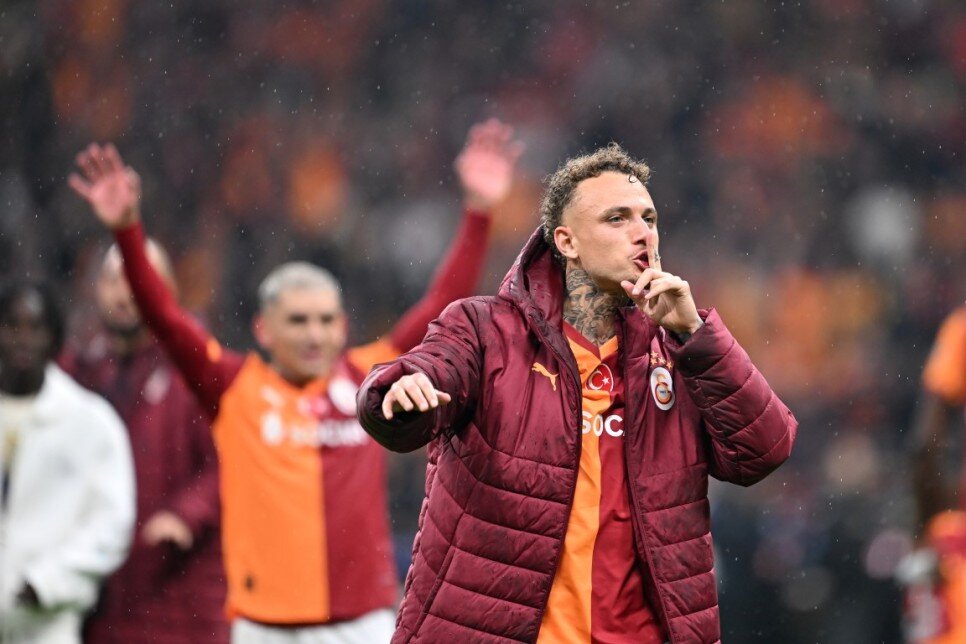 NAPOLI �LE S�ZLE�MES�