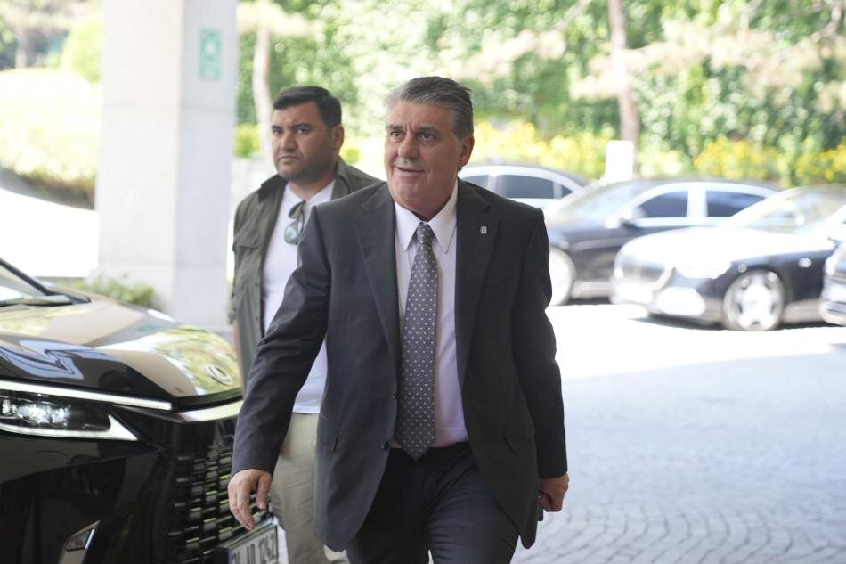 KENY ARROYO - ELAN RICARDO