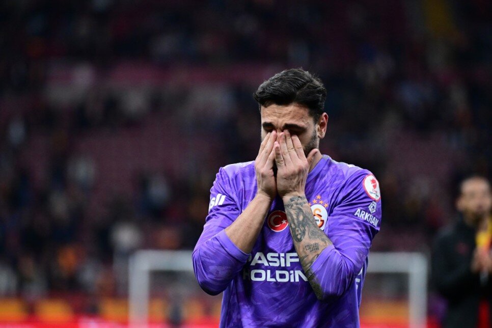 TARAFTARLARDAN TEPK�