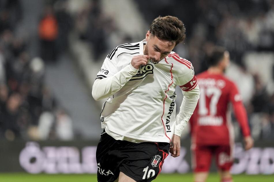 ''PASTANIN �ZER�NE KREMA OLDU''