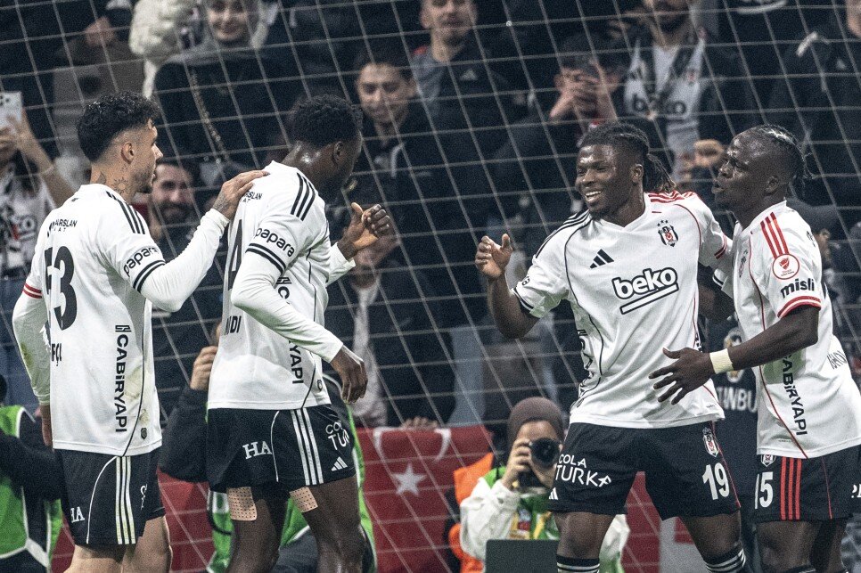 ''OYUNU TAMAMEN EL�NE ALDI''