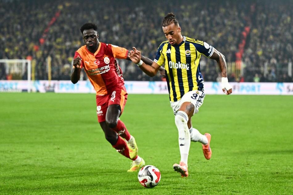 BEKLER�N H�CUM DESTE��: SEMEDO & ARCHIE