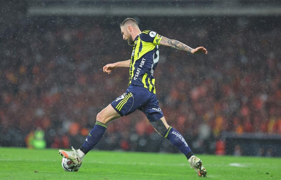 F.BAH�E, RAMS PARK'TA KAYBETM�YOR