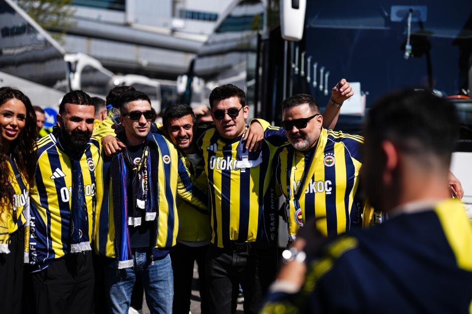 ME�ALELERLE U�URLADILAR