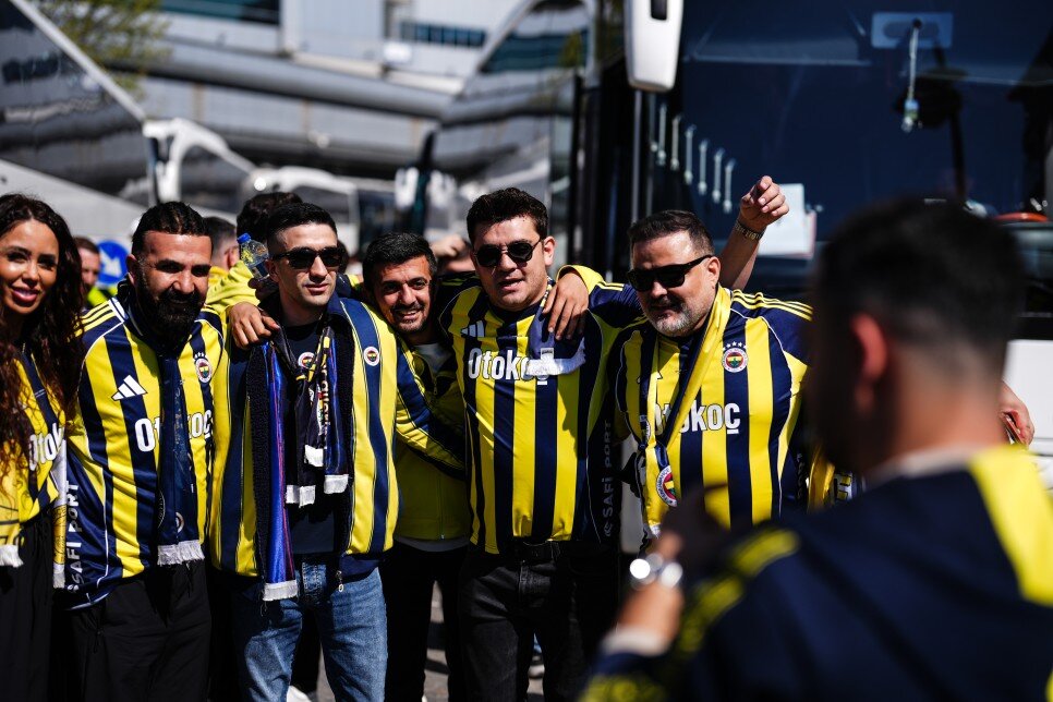 ME�ALELERLE U�URLADILAR