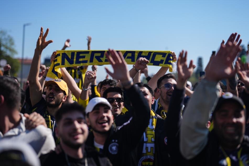 2500'E YAKIN TARAFTAR