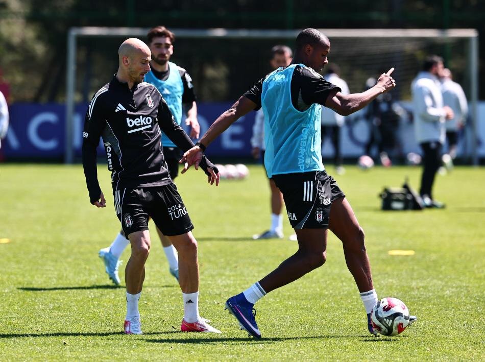 BE��KTA�'TA HAZIRLIKLAR BA�LADI