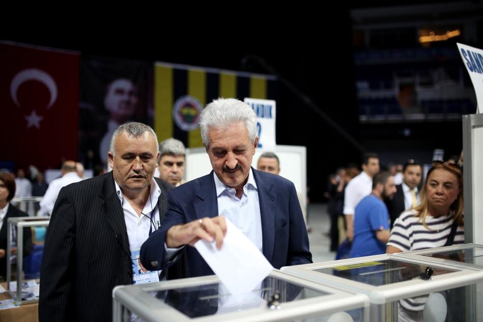 FENERBAH�E'DE G�NDEM SE��M