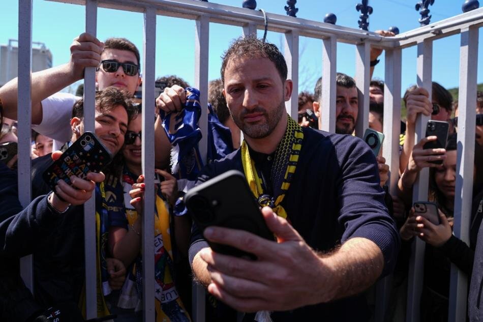 �MZA VE FOTO�RAF