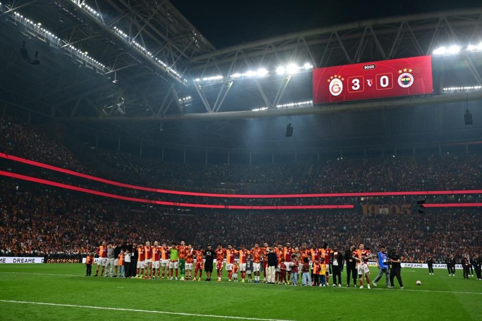 G.SARAY'DA �AMP�YONLUK �YK�S�