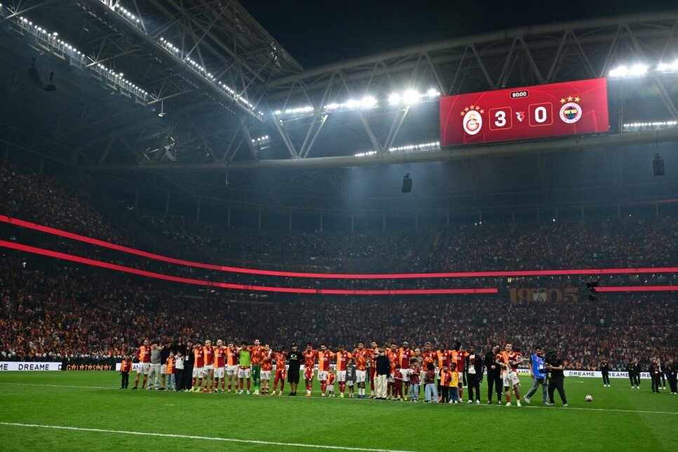 G.SARAY'DA �AMP�YONLUK �YK�S�