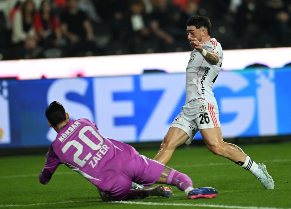 BE��KTA�'IN KAZANDI�I PENALTI