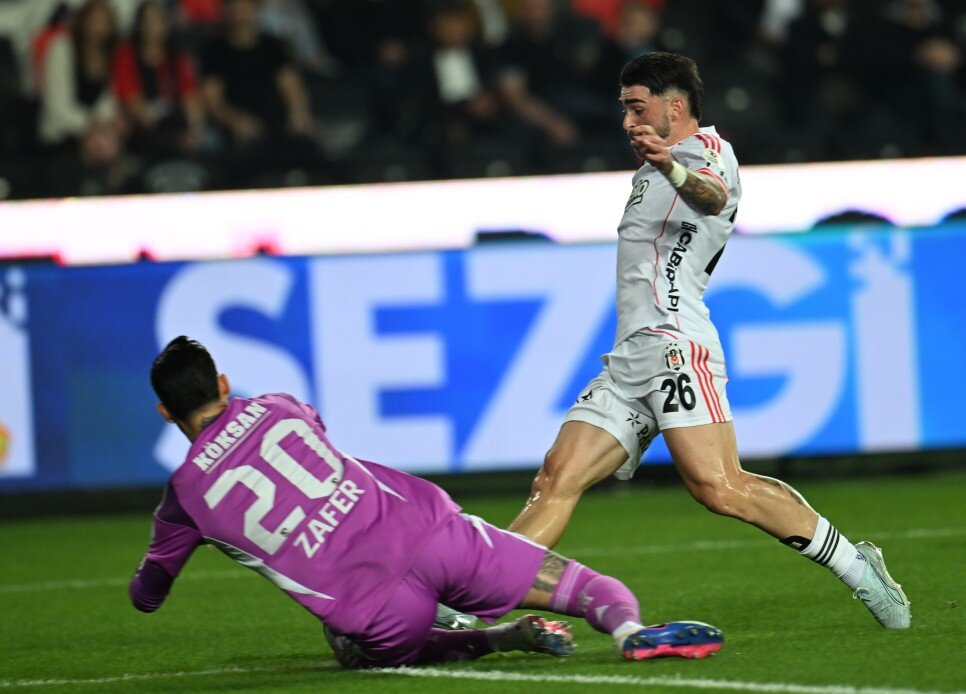 BE��KTA�'IN KAZANDI�I PENALTI