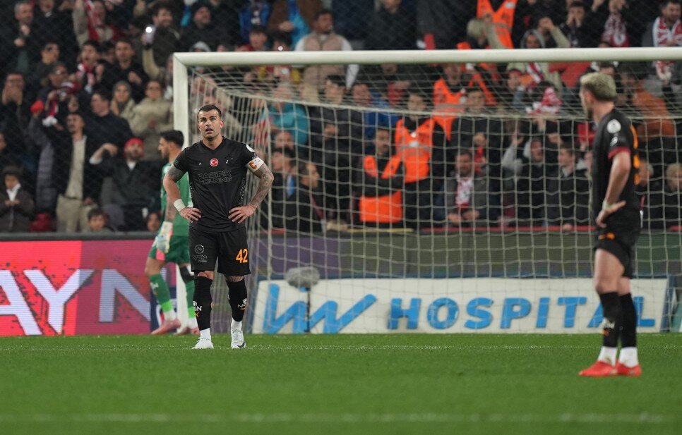 GALATASARAY'A TEPK�