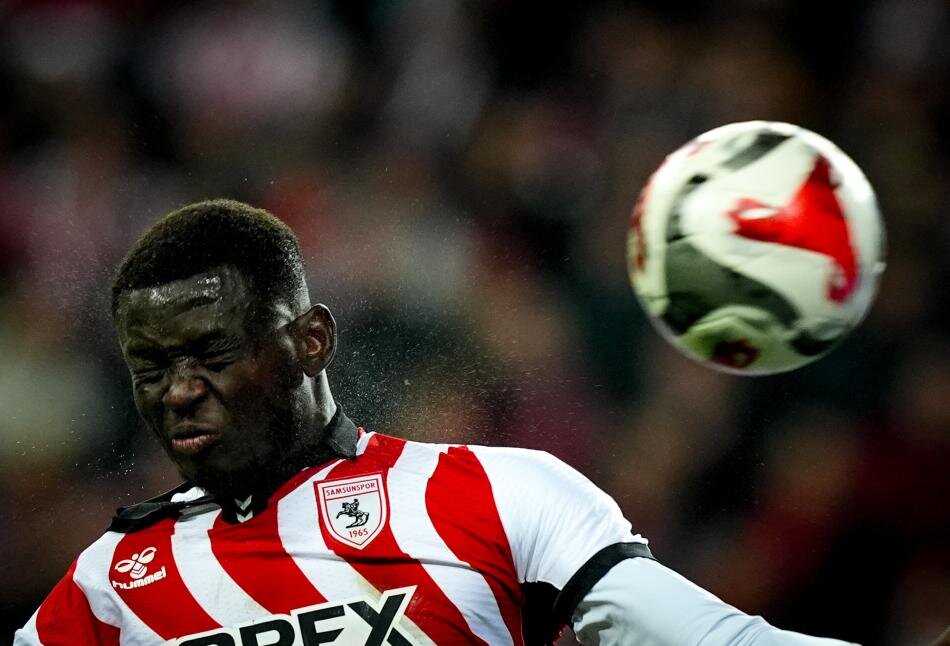 MOUANDILMADJI'N�N PENALTI BEKLED��� POZ�SYON