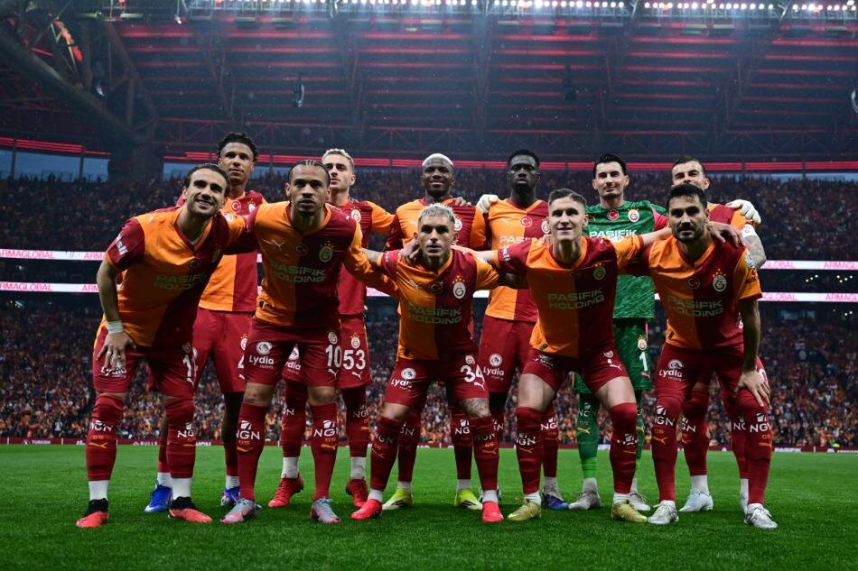 YAZARLARDAN G.SARAY YORUMLARI