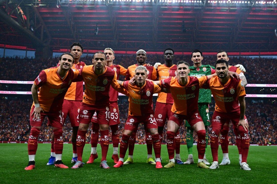 YAZARLARDAN G.SARAY YORUMLARI