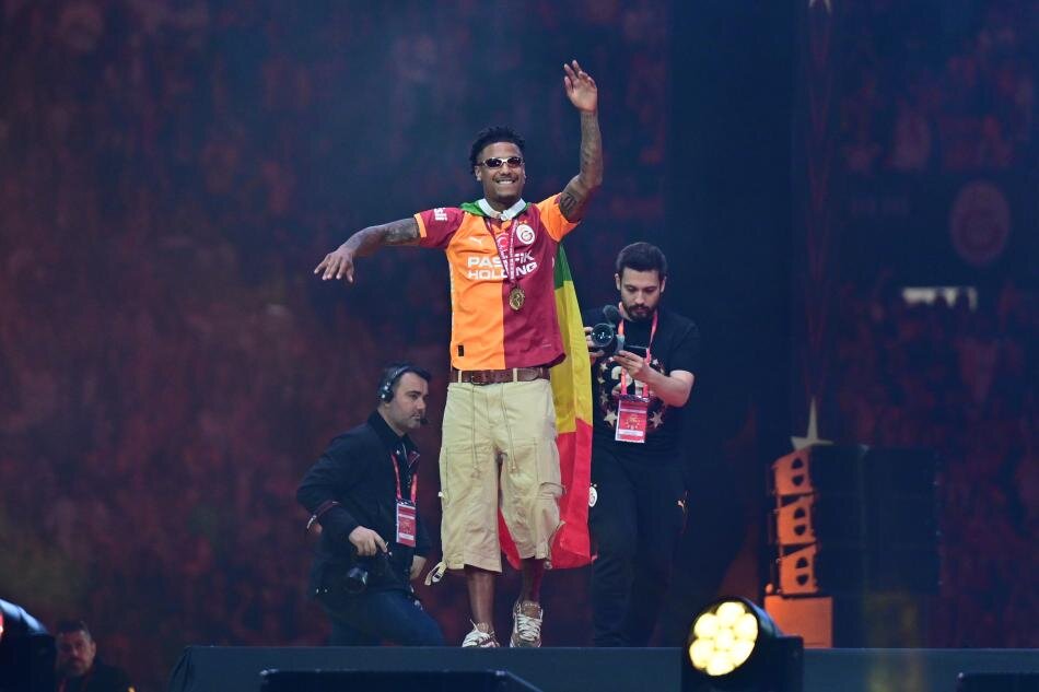 GALATASARAY'IN D���NCES�