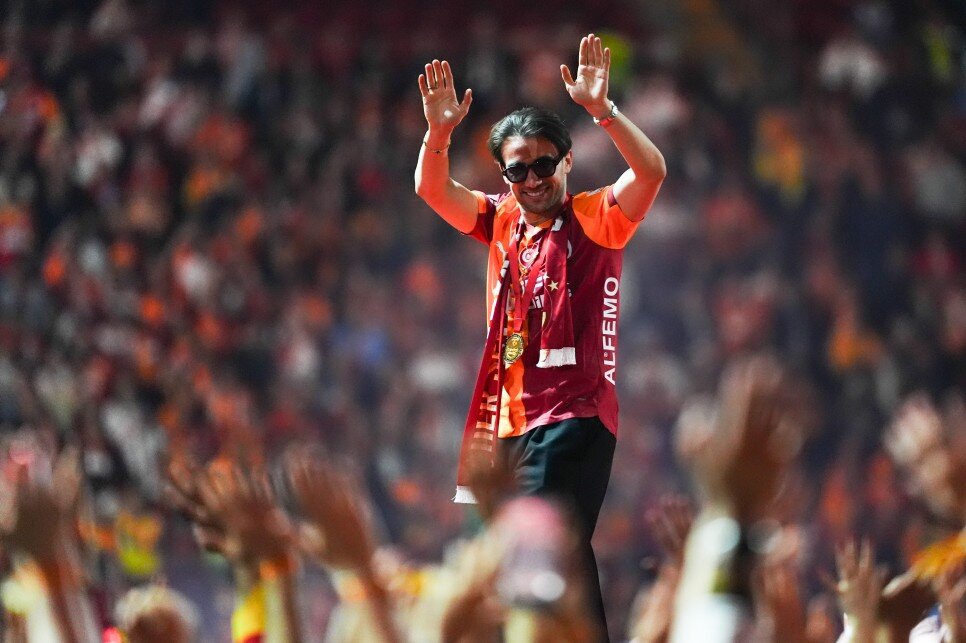 BENFICA'DAN YEN� HAMLE