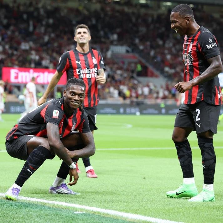 MILAN �LE S�ZLE�MES�