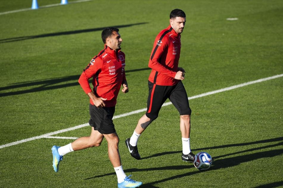 D�RT FUTBOLCU TEDAV�DEN GE�T�