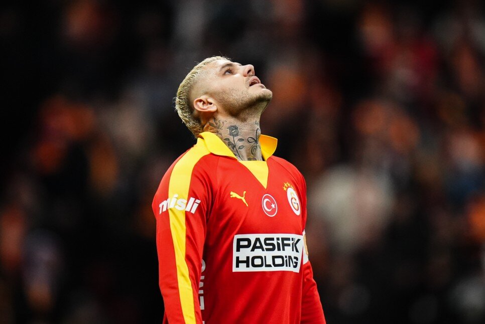 GALATASARAY �LE G�R��MELER �IKMAZDA