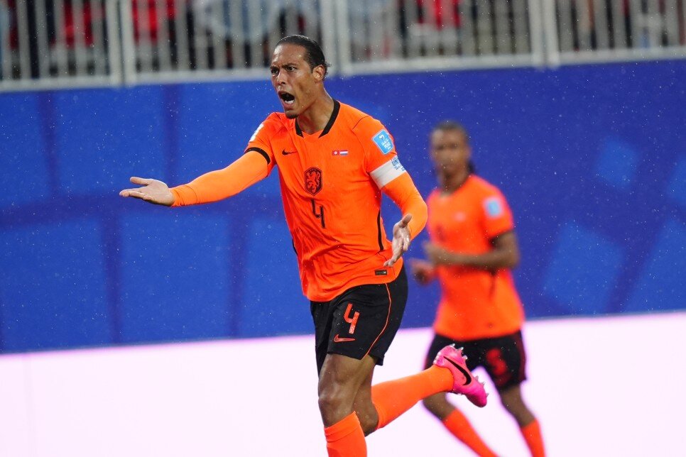 GALATASARAY ���N B�LG� TOPLUYOR