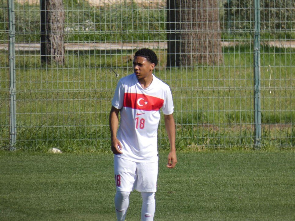 THIERRY KARADEN�Z
