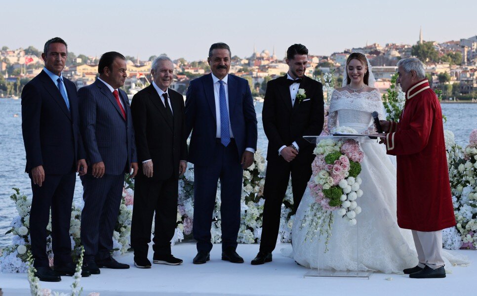 �SMA�L Y�KSEK EVLEND�