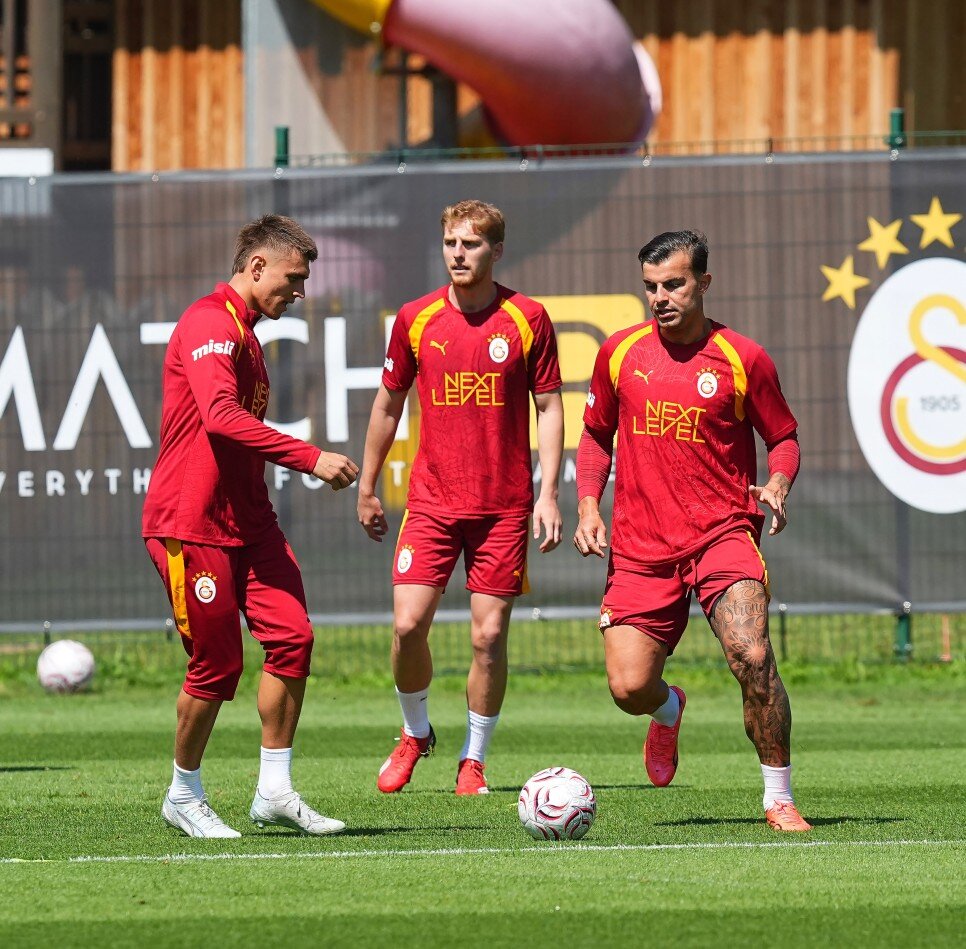 G.SARAY'DA YEN� SEZON HAZIRLIKLARI
