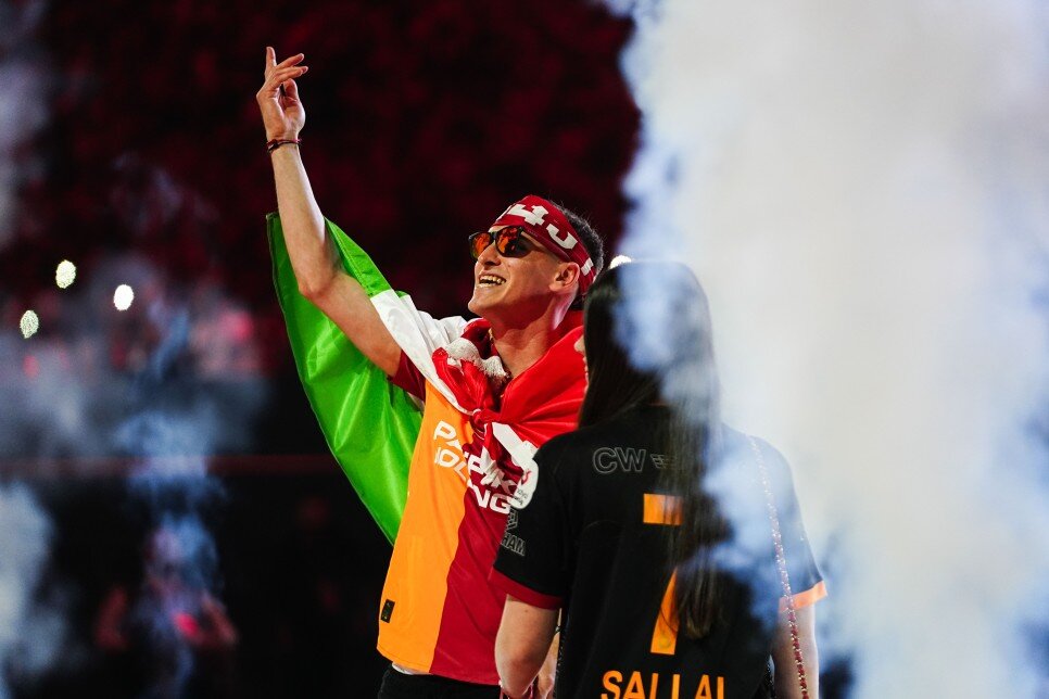 2025'TEK� KUTLAMA