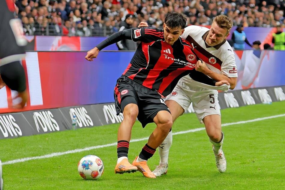 FRANKFURT'UN �NADININ KIRILMASI BEKLEN�YOR
