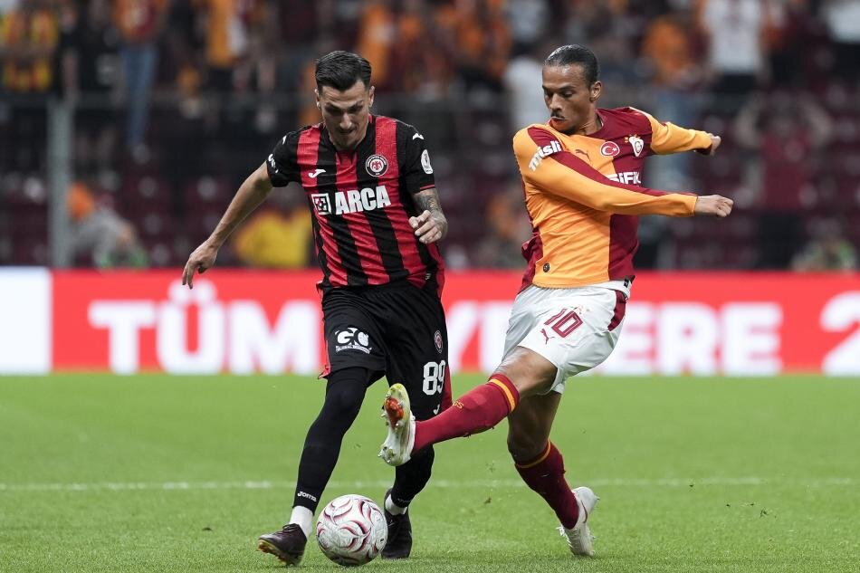 YAZARLARDAN GALATASARAY YORUMLARI